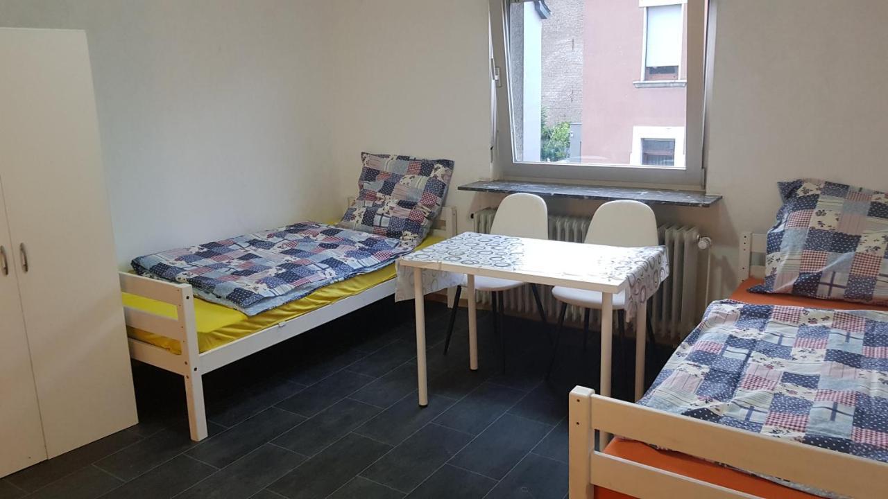 Handwerker Unterkunft Monteurzimmer Mit Gemeinschaftsbad In Brebach Saarbrücken Exterior foto